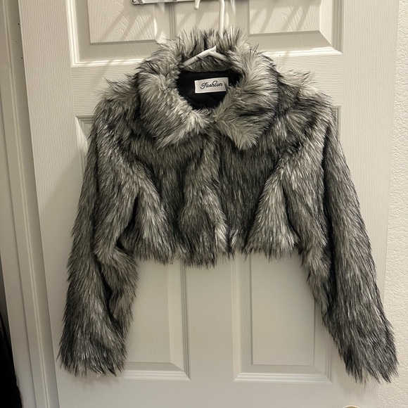 Women's Faux Fur Crop Jacket - Gray Small - Picture 2 of 4